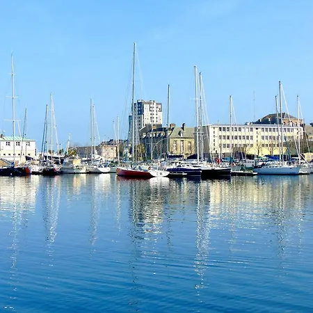 Hotel De La Croix De Malte 2*