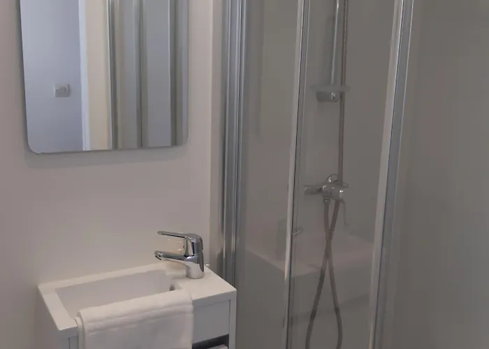 Hotel De La Croix De Malte 2*