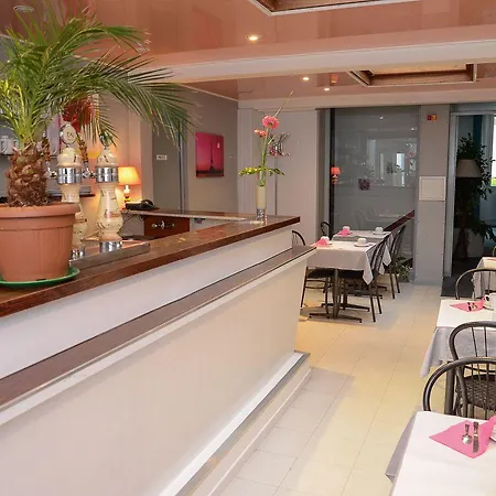 De La Croix De Malte Hotel