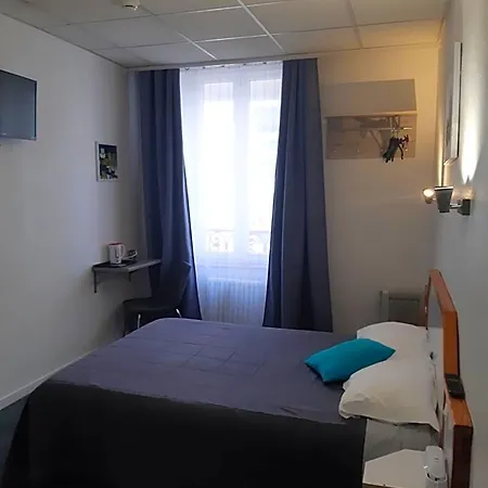 Hotel De La Croix De Malte 2*