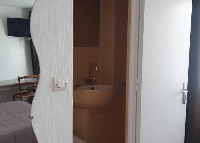 Hotel De La Croix De Malte Cherbourg-en-Cotentin