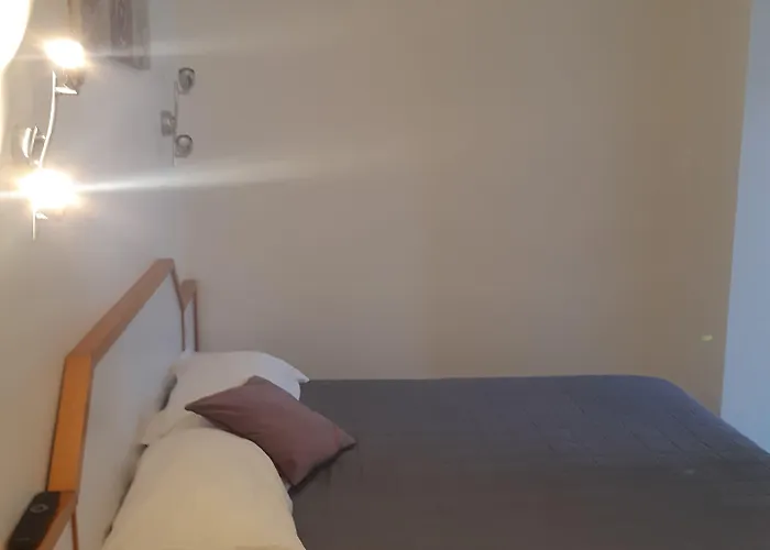 De La Croix De Malte Отель